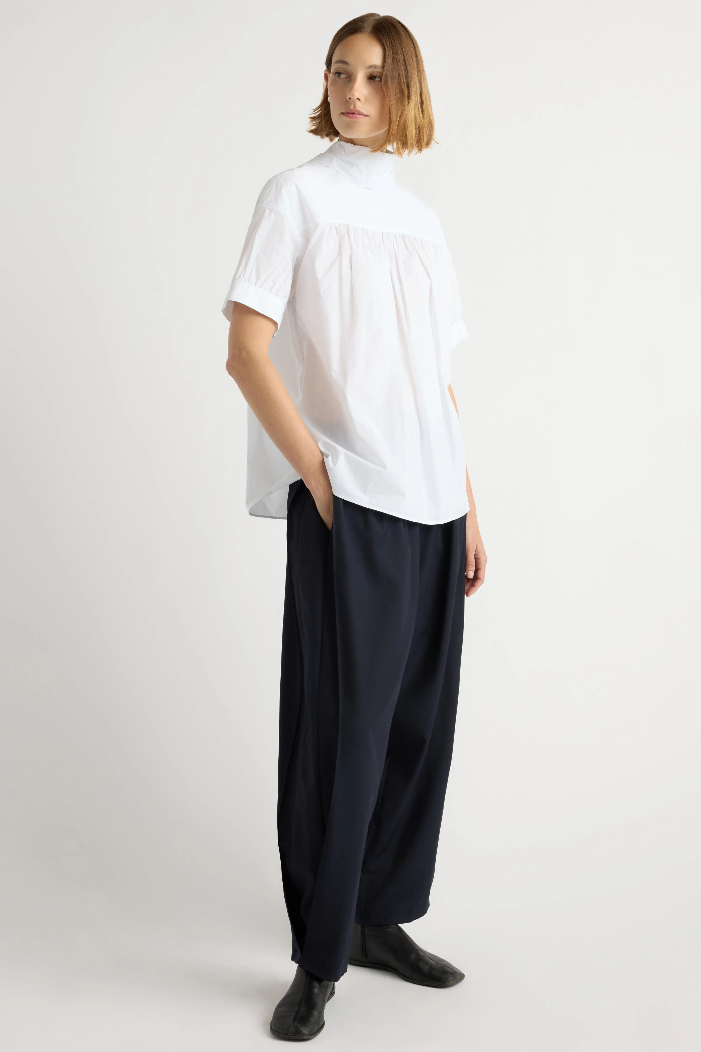 Anaya Side-Pleat Barrel Pant - Image 4