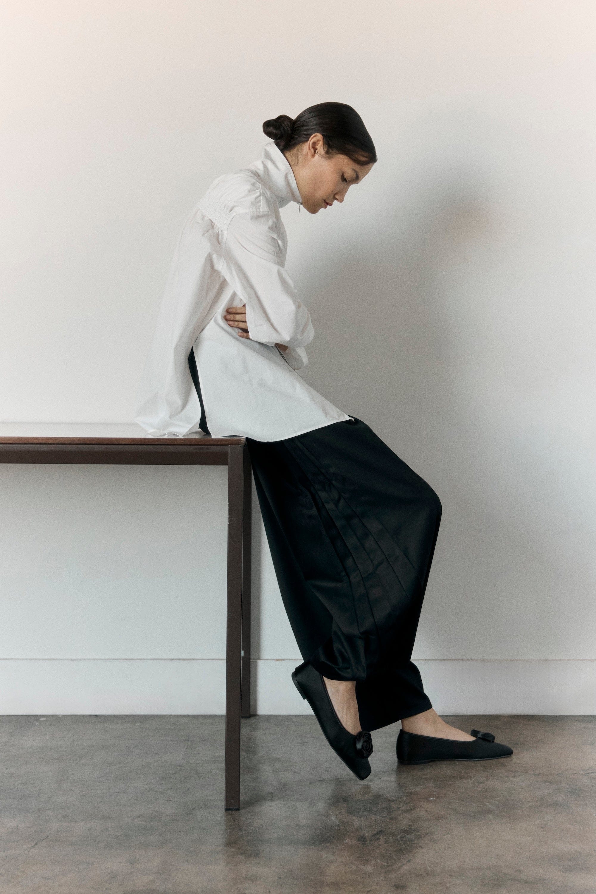 Anaya Side-Pleat Barrel Pant - Image 6