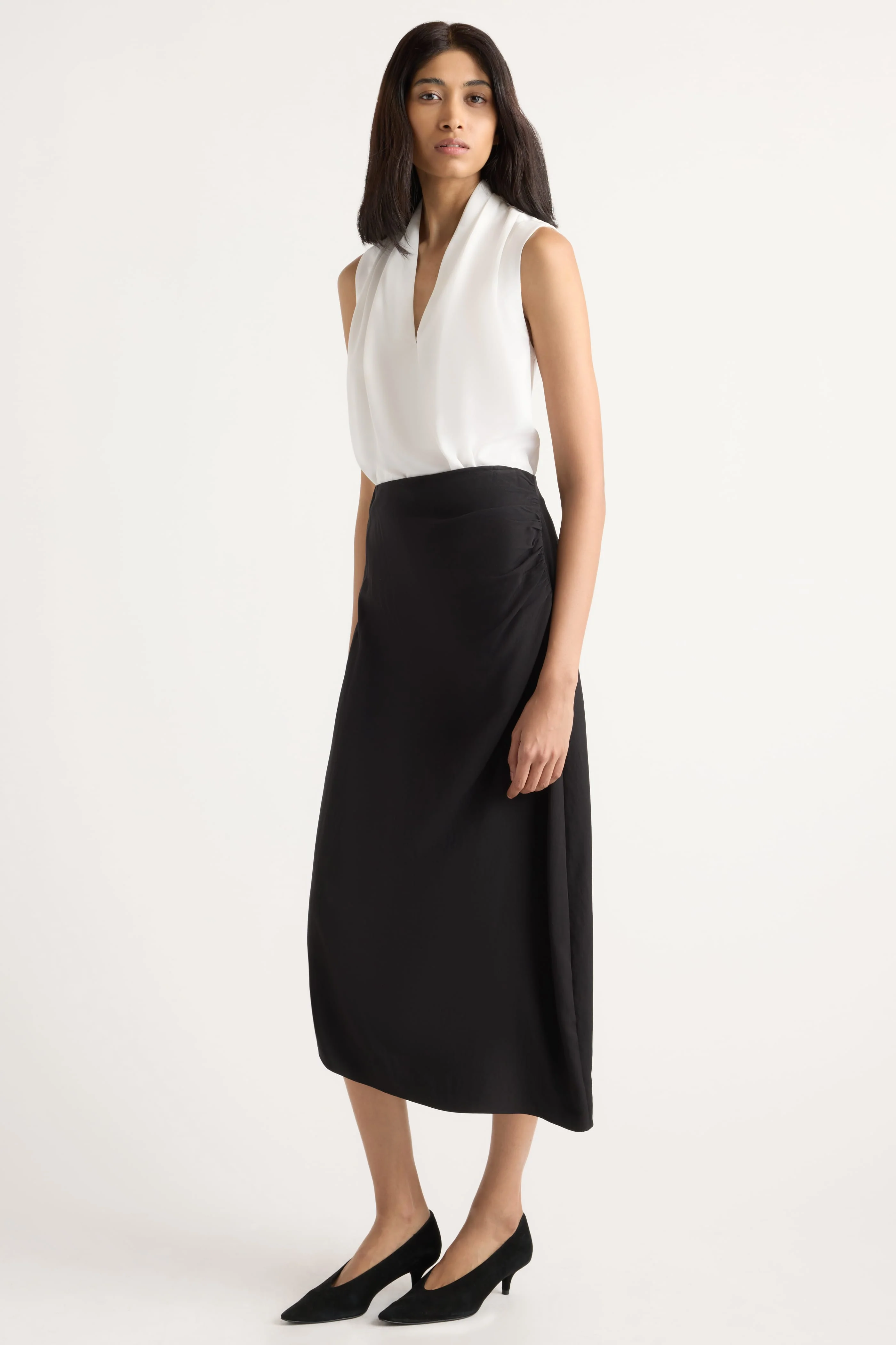 Jae V-Neck Sleeveless Blouse - Image 3