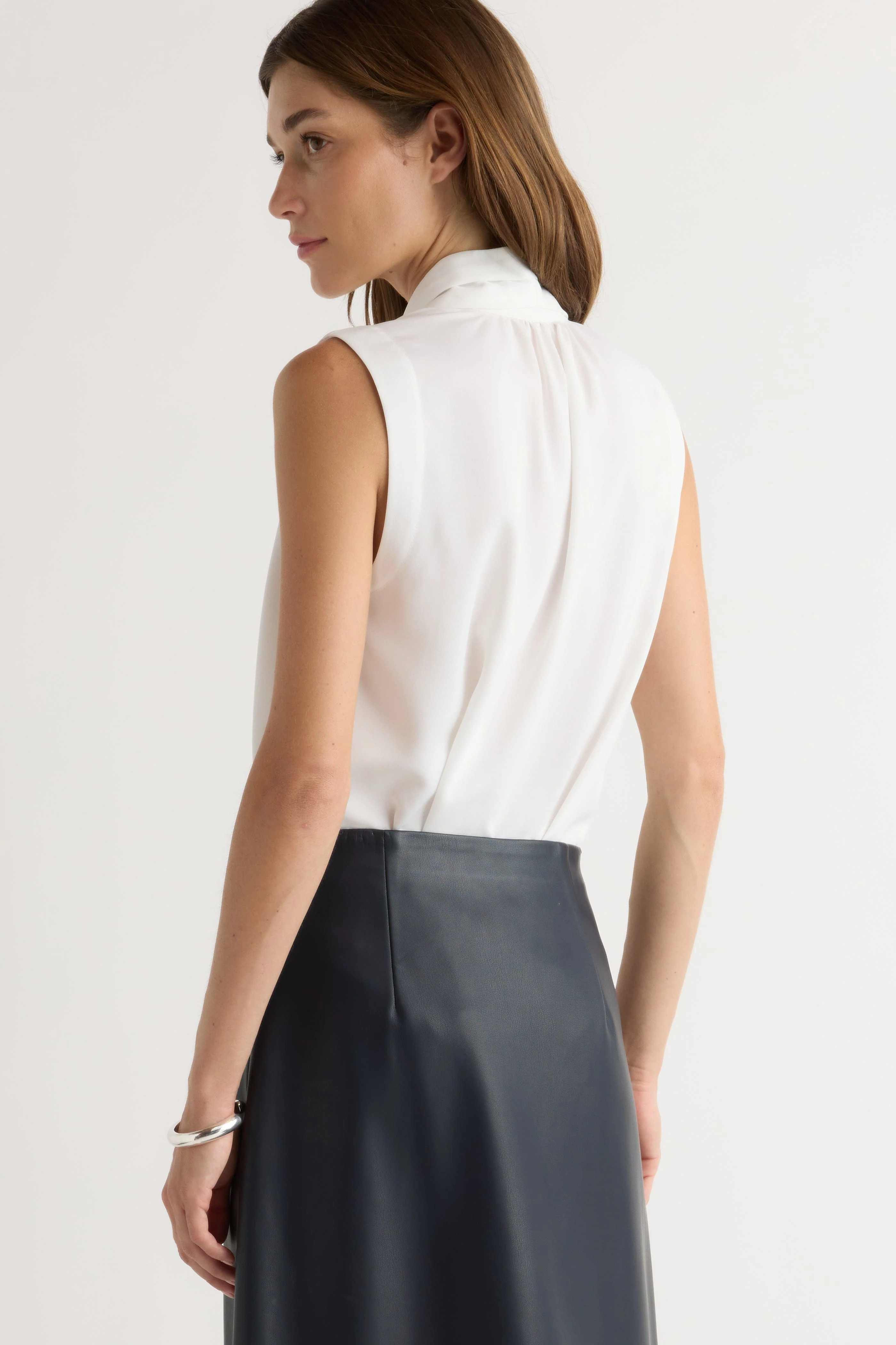 Jae V-Neck Sleeveless Blouse - Image 9